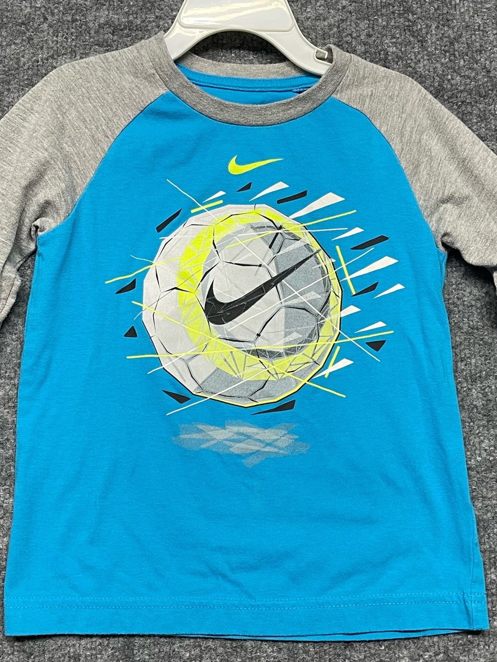 Nike Boys' Blue Soccer Graphic Raglan Tee Size 5